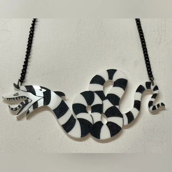 Beetlejuice Sandworm Short Choker Necklace - Picture 5 of 5